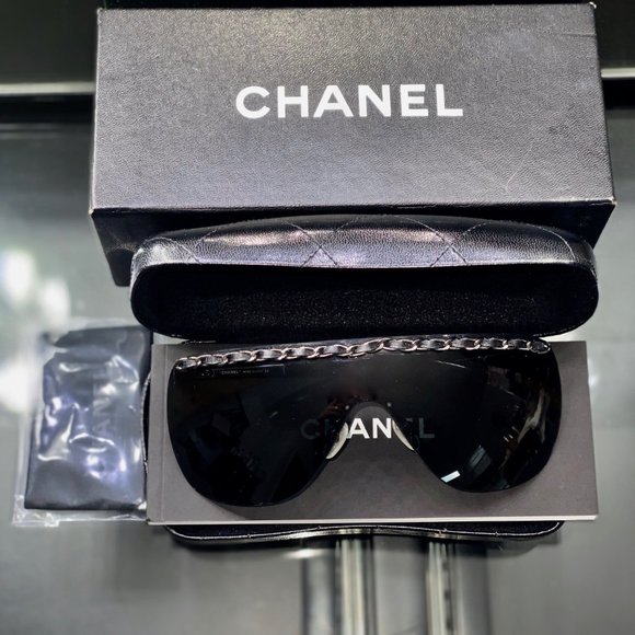 VINTAGE ICONIC CHANEL Shield Chain Sunglasses - Picture 4 of 12